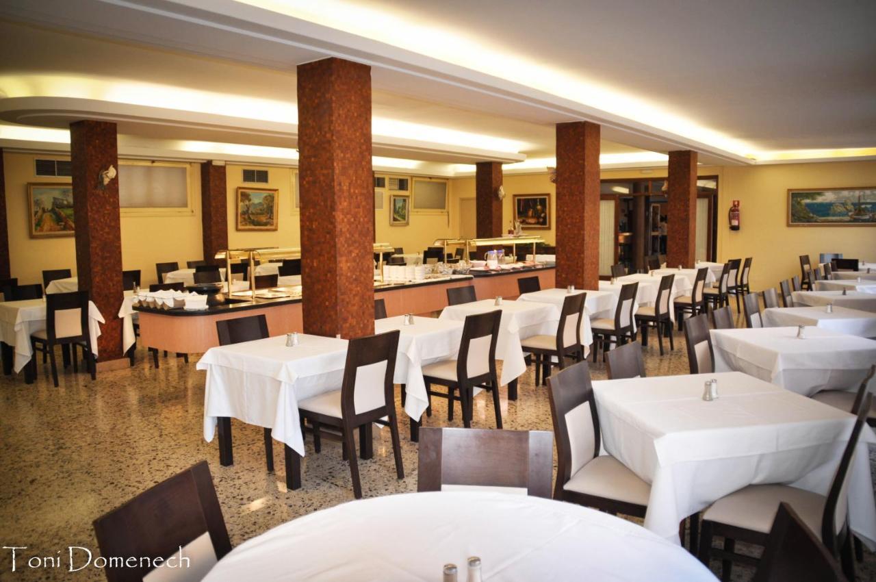Hotel Iris - Only Adults إل أرينال المظهر الخارجي الصورة