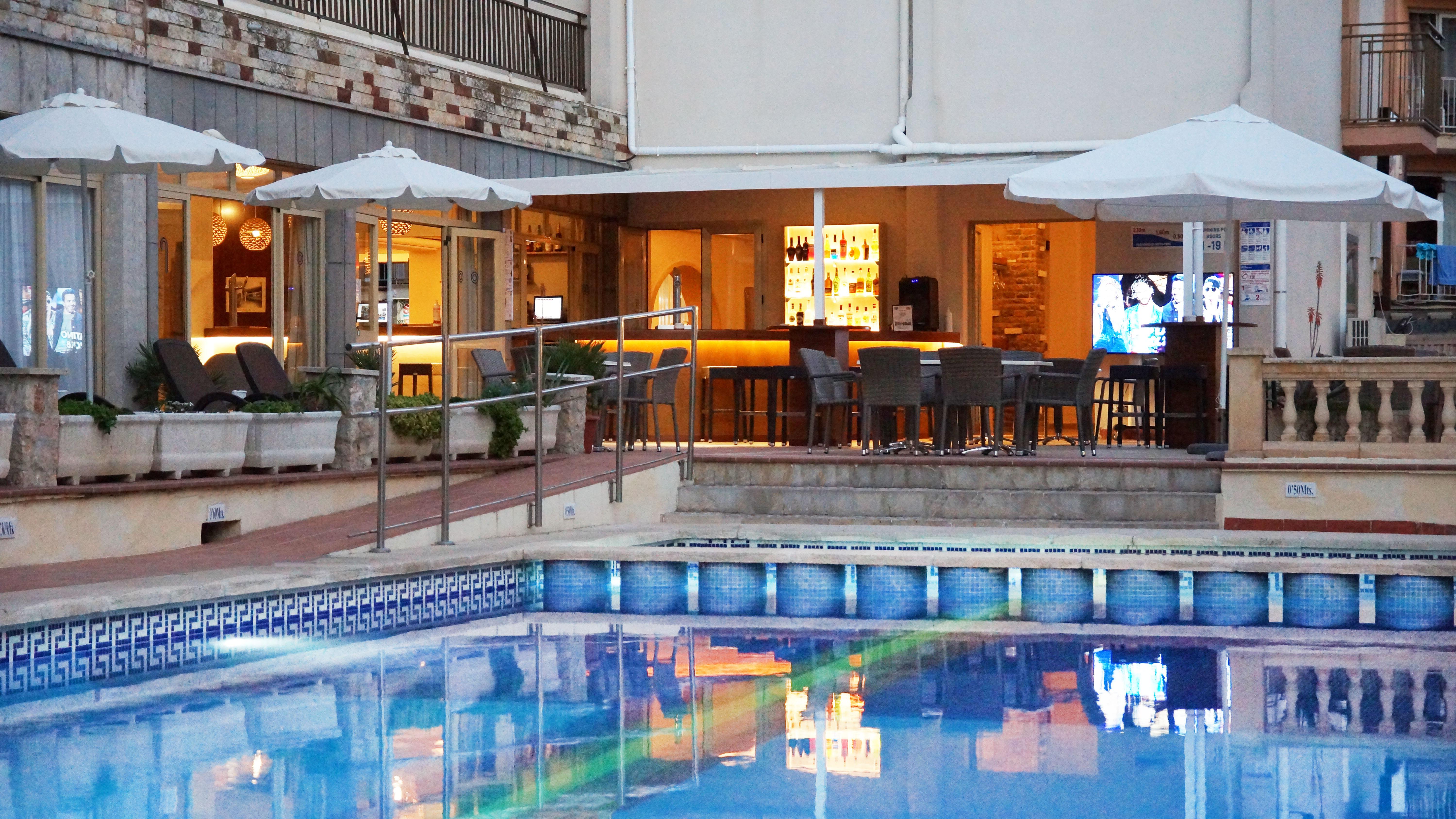 Hotel Iris - Only Adults إل أرينال المظهر الخارجي الصورة