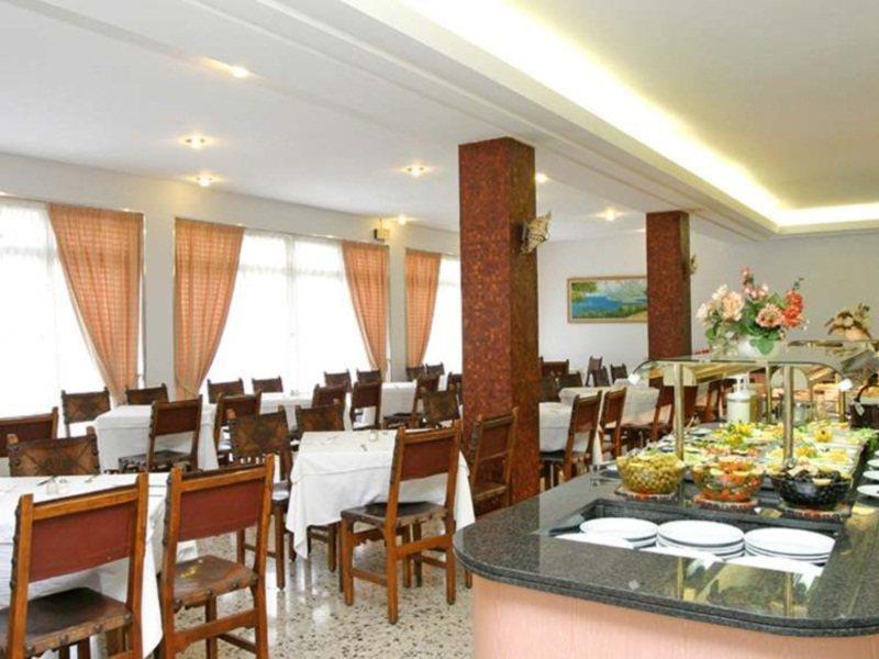 Hotel Iris - Only Adults إل أرينال المظهر الخارجي الصورة
