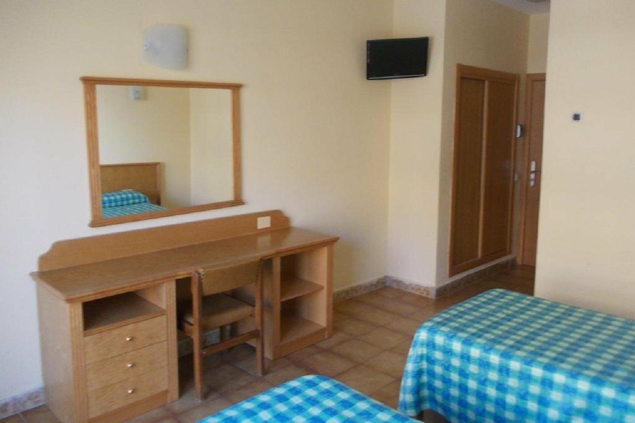 Hotel Iris - Only Adults إل أرينال المظهر الخارجي الصورة